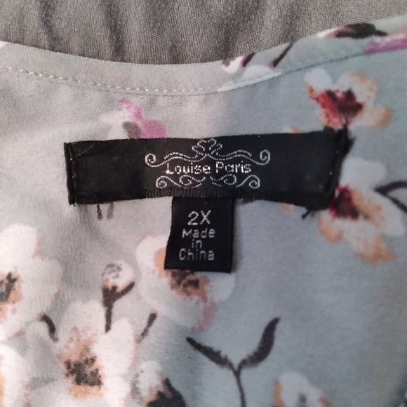 Woman’s Plus 2X Louise Paris Blue Floral Shirt - Picture 7 of 8